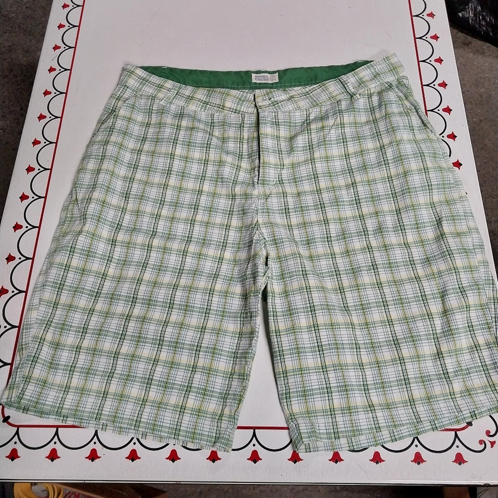 Swiss Cross Green Plaid Men's Shorts